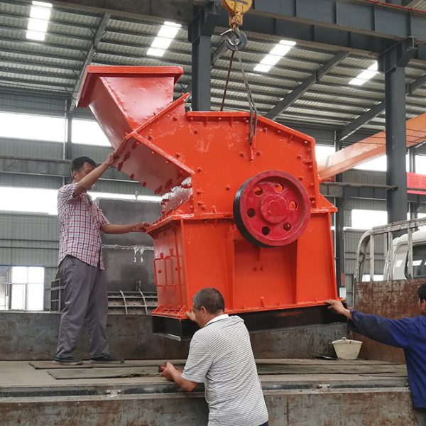 Hydraulic open-box sand making machine