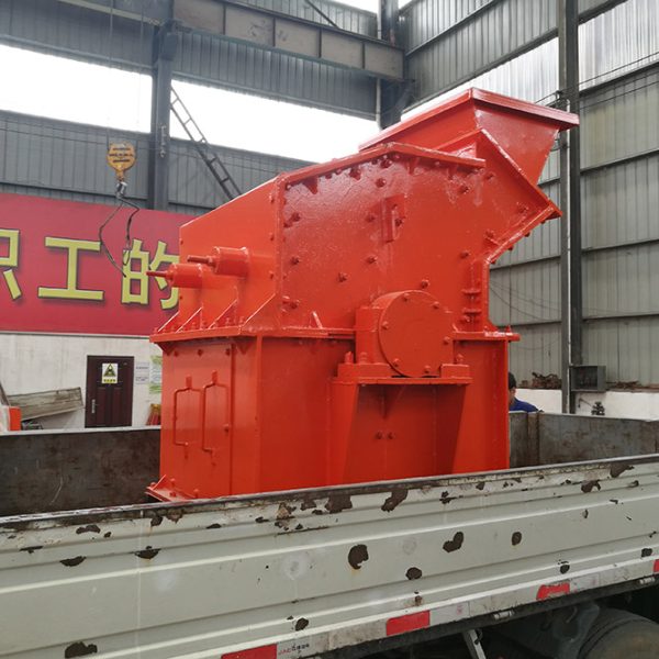 Hydraulic open-box sand making machine